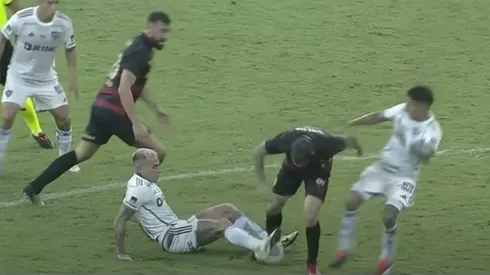 Eduardo Vargas protagonizó una polémica en el fútbol brasileño.