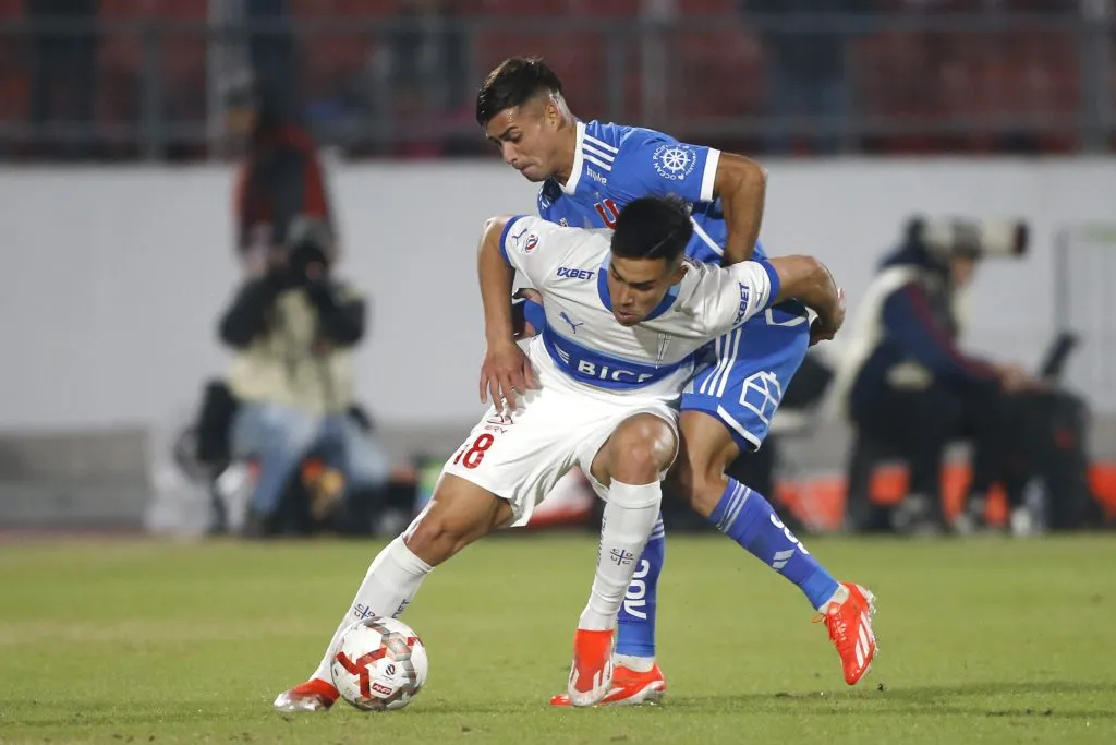 Aravena puede partir a Bélgica. Foto: Photosport