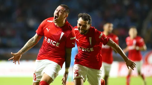 Cimbi Cuevas le prestó ropa a Nico Castillo en la UC