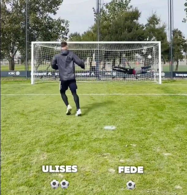 Federco Girotti le marcó con lo justo a Ortegoza. (Captura).