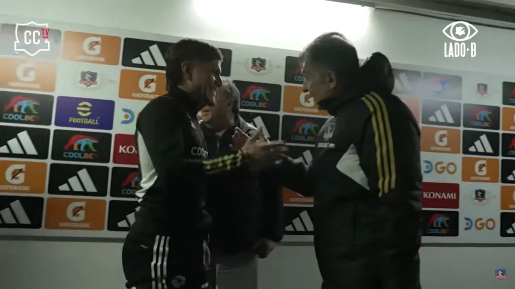 El encuentro de Aníbal Mosa con Leonardo Gil. (Foto: Lado B | Colo Colo).