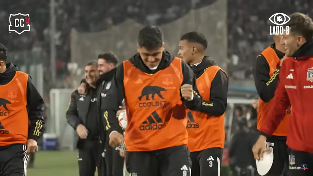 Damián Pizarro empuñó su mano con el gol de Guillermo Paiva que puso en ventaja al Cacique. (Foto: Lado B | Colo Colo).