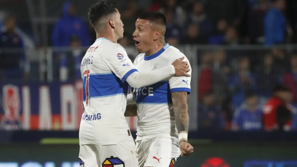 Nicolás Castillo nuevamente apareció para generar polémica. Ahora con Juan Cristóbal Guarello. Foto: Photosport.