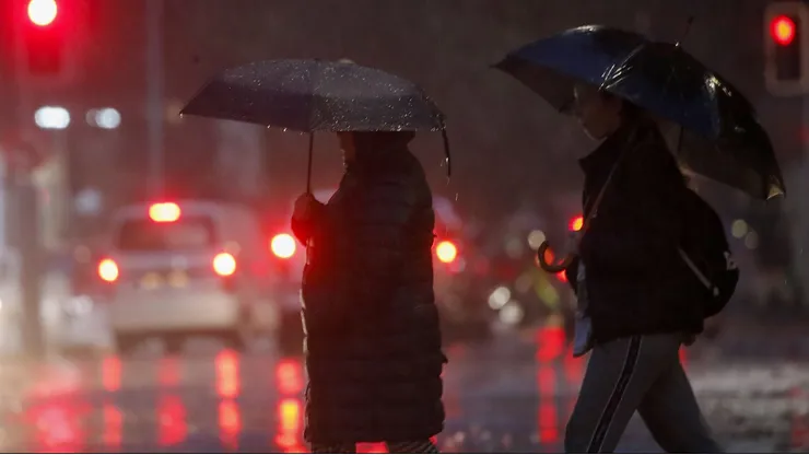 Santiago, 20 mayo 2024. Lluvia en Santiago.