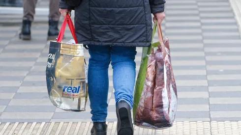 Persona realizando compras