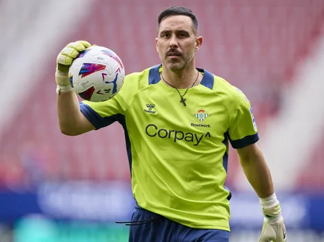 Colo Colo asoma como opción para Claudio Bravo