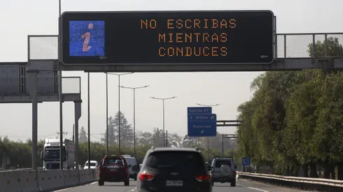 Mantener la atención a la hora de conducir es fundamental para una conducción responsable.