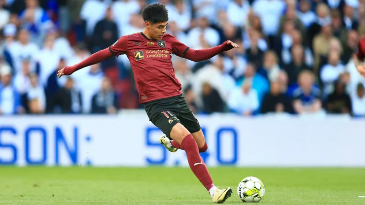 Darío Osorio busca el título en la Superliga danesa.