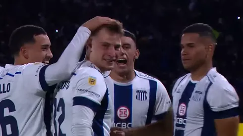 Ortegoza grita emocionado por el primer gol de Bruno Barticciotto en Argentina.