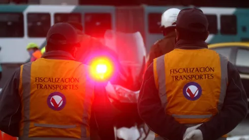 Revisa los dígitos que no podrán circular por Santiago este lunes 20 de mayo.