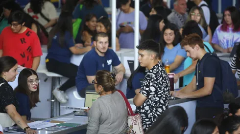 Estudiantes de Educación Superior.
