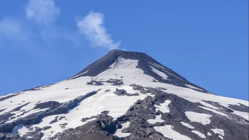 Senapred mantiene e informa Alerta Amarilla por volcán Villarrica