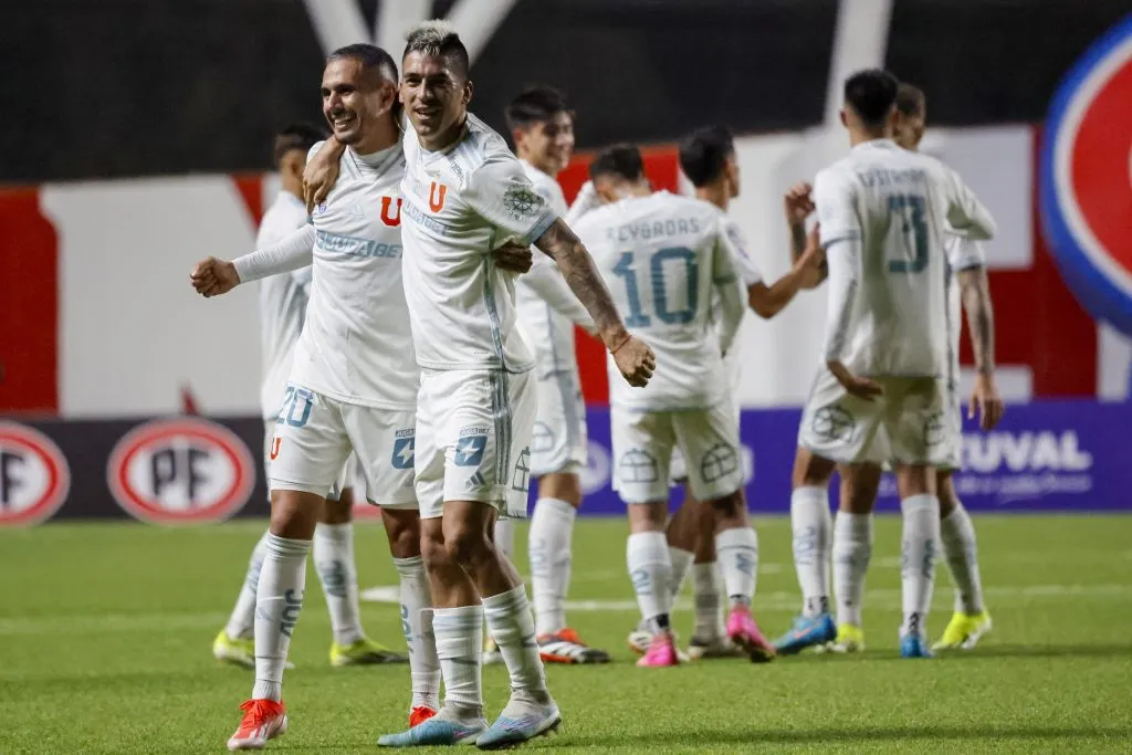 La U es puntera con 28 puntos y podría escaparse en la cima si se queda con este clásico ante la UC. | Foto: Photosport.