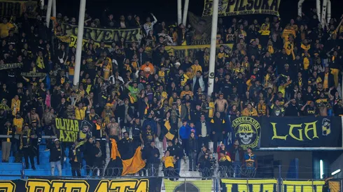 Hinchas de Coquimbo protagonizaron un hecho vergonzoso en Argentina