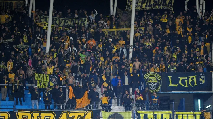 Hinchas de Coquimbo protagonizaron un hecho vergonzoso en Argentina
