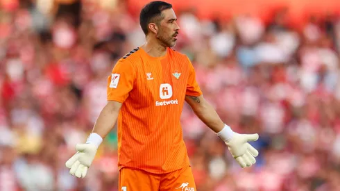 Claudio Bravo no continuará en el Betis de España.