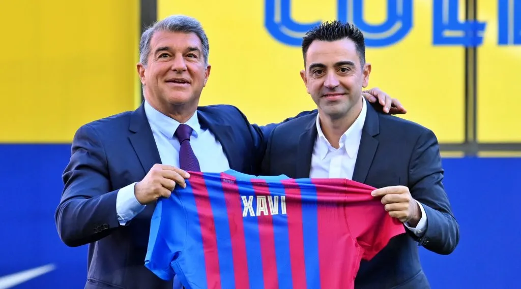 El quiebre entre Laporta y Xavi marcó el final del ex volante en Barcelona. | Foto: Getty Images.