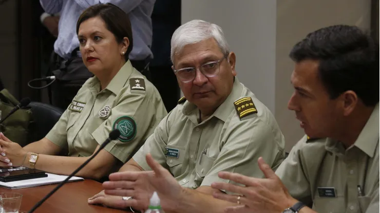 Santiago, 14 de Abril de 2023 El gobernador de Santiago, Claudio Orrego, recibe al general director de Carabineros, Ricardo Yáñez, con el fin de abordar la situación de seguridad ciudadana, entregar apoyo a la institución y encontrar estrategias en conjunto para mejorar la seguridad en la Región Metropolitana.