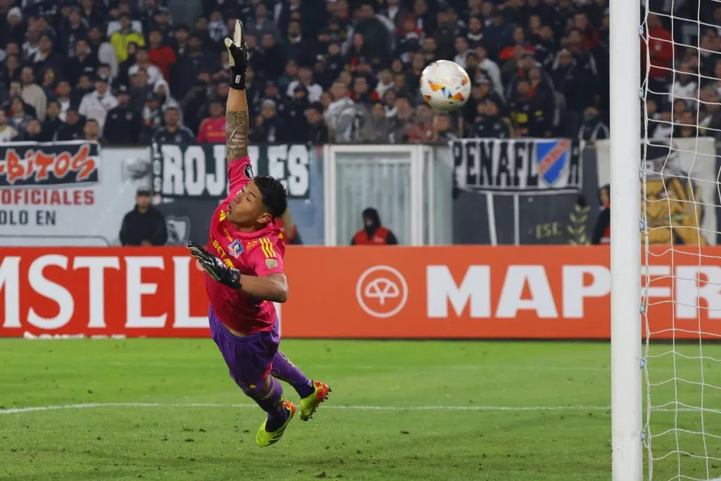 Brayan Cortés en el gol de Fluminense en el estadio Monumental. (Marcelo Hernéndez/Getty Images).
