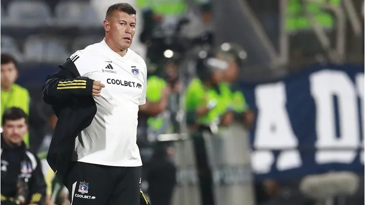 Jorge Almirón otra vez fue duramente criticado por sus decisiones tácticas en Colo Colo.