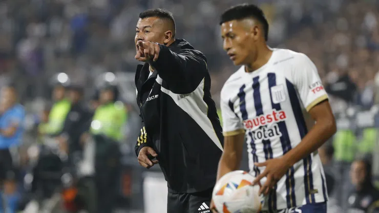 Jorge Almirón entrega confianza a su plantel para Copa Libertadores.