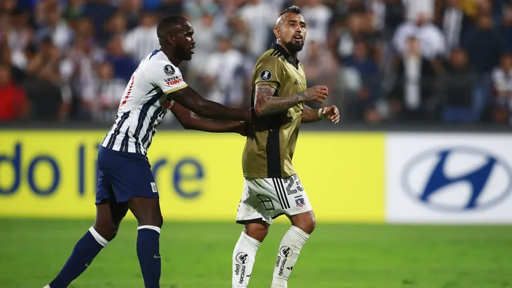 Arturo Vidal salvó a Colo Colo en Lima.