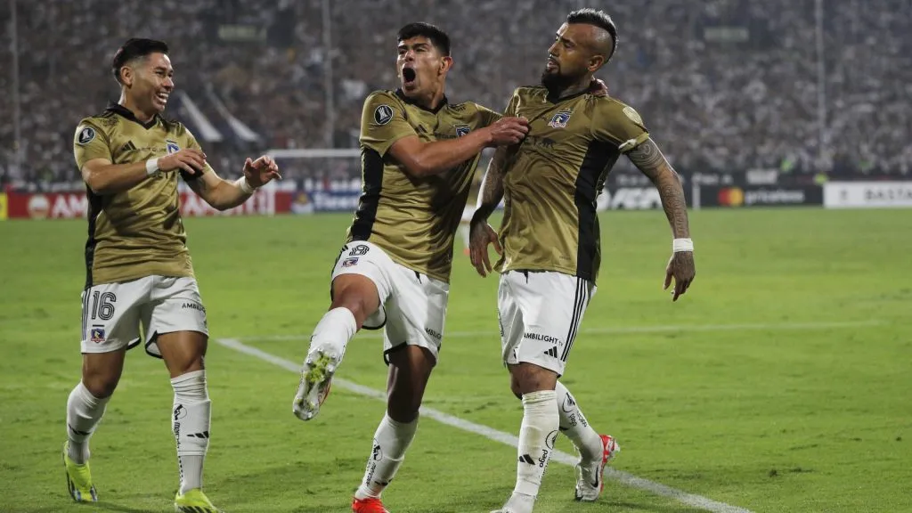 Vidal marcó un gran gol en Lima. Foto: Photosport
