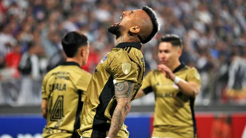 Arturo Vidal las hizo todas: Anotó un gol y se fue expulsado por doble amarilla.