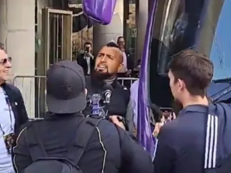 Casi se va a los golpes: Vidal saca su furia con un hincha peruano