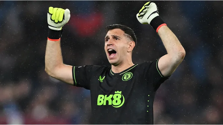 Emiliano Martínez consigue histórica clasificación con Aston Villa a Champions League.