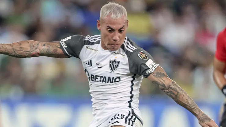 Eduardo Vargas ingresó de la banca y fue figura en el Atlético Mineiro.