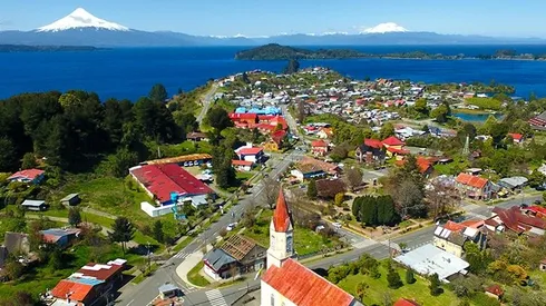 La localidad sureña se ubica a orillas del lago Llanquihue.