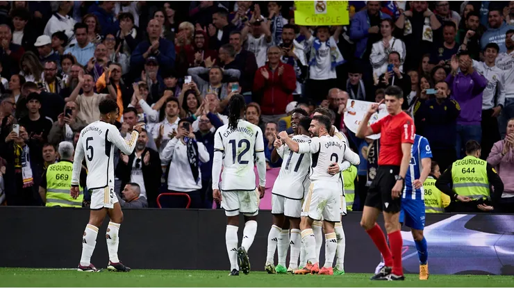 Real Madrid celebra título de La Liga a costas del Alavés.