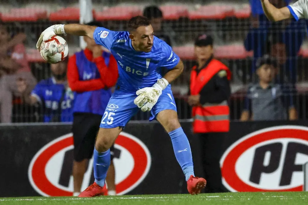 Sebastián Pérez está disponible nuevamente en Católica. (Andrés Piña/Photosport).