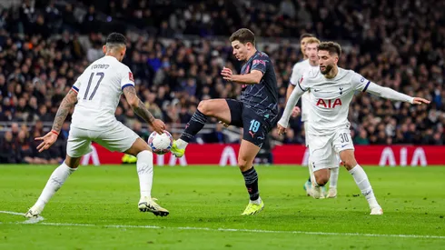 Tottenham y Manchester City se enfrentan en Londres.