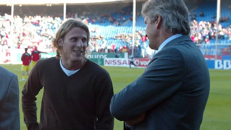 Manuel Pellegrini dirigió a Diego Forlán en el Villarreal, donde sufrieron un trauma en Champions.