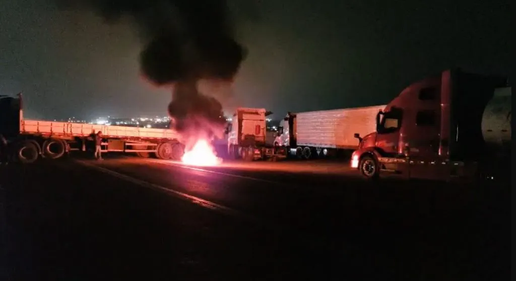 No todos los camioneros han adherido al paro. Foto: Aton