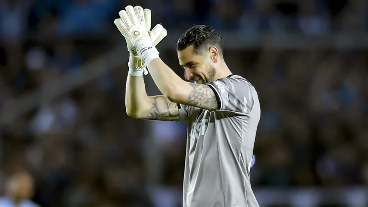A Gabriel Arias lo molestaron en el partido de Racing ante Belgrano.