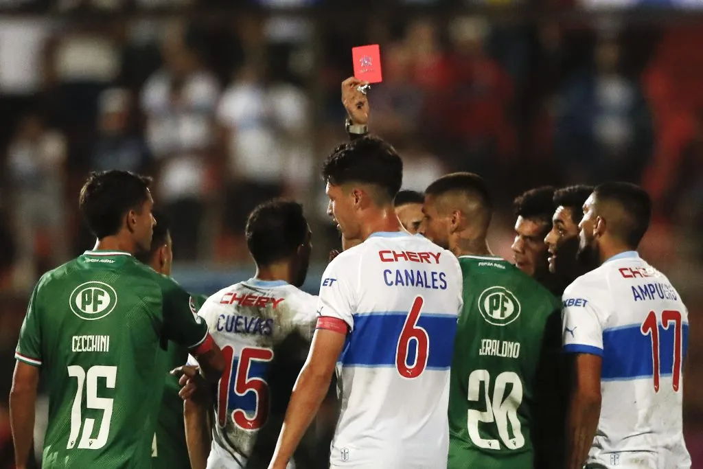 Alfred Canales fue expulsado ante Audax Italiano. (Felipe Zanca/Photosport).