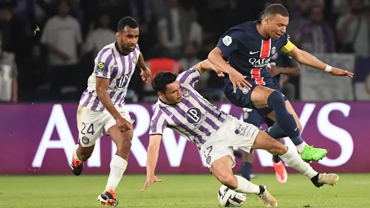 Gabriel Suazo le amargó la despedida y fiesta al PSG junto al Toulouse.
