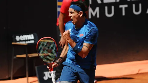 Alejandro Tabilo celebrando ante Djokovic.