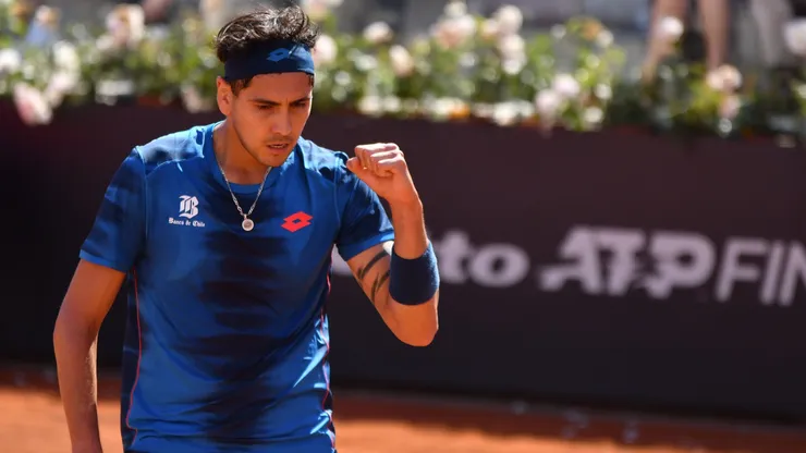 Alejandro Tabilo le dio un paseo a Novak Djokovic.