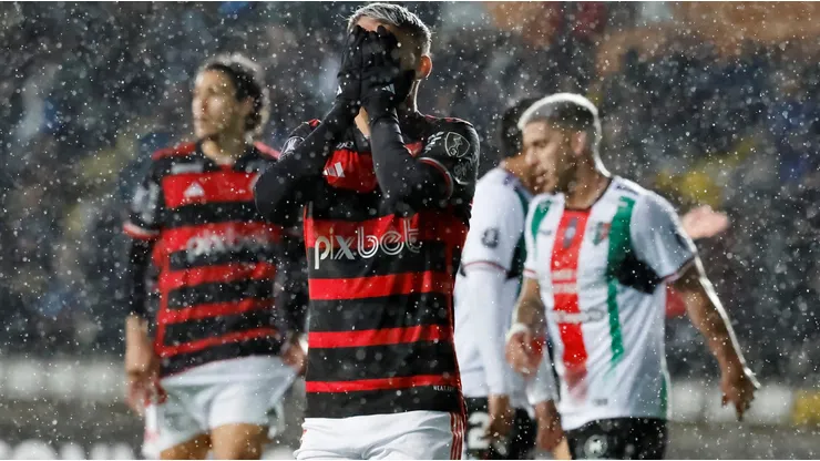Los hinchas de Flamengo no les perdonan la derrota ante Palestino.