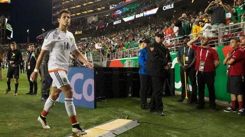 Javier "Chicharito" Hernández criticado en México tras dichos de Claudio Bravo.