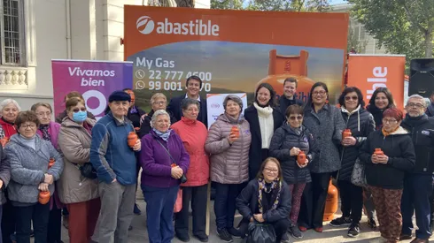 Abastible firma convenio con la Municipalidad de Santiago.