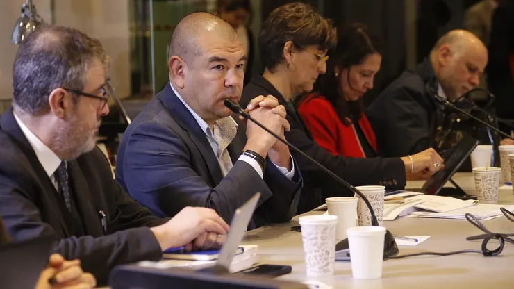 Superintendente de Salud, Victor Torres, durante la Comisión Mixta de la Ley Corta de Isapres (8 de mayo de 2024)