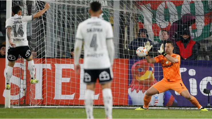 Cristián Zavala y una de las chances que perdió Colo Colo ante Fluminense.