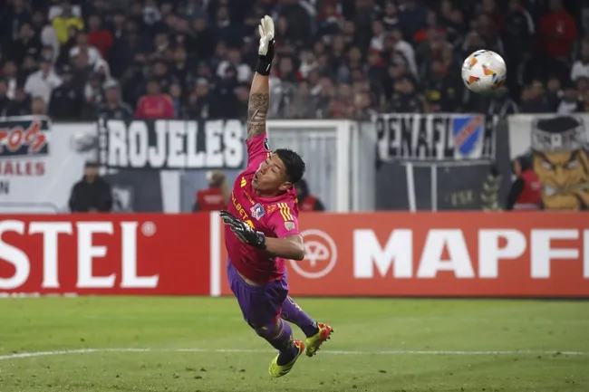 Cortés sufrió con el cabezazo de Manoel