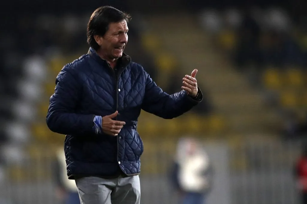 El Nano Díaz se recupera en casa de la grave neumonía que lo afectó. (Andrés Piña/Photosport).