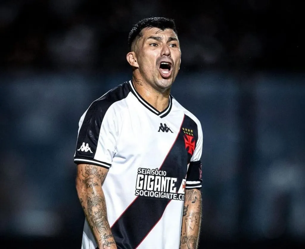 Medel vive un momento de fuertes acusaciones de parte de la prensa.